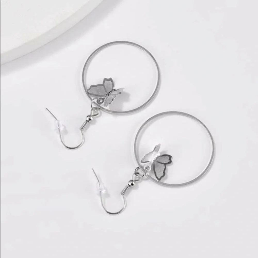 3/$30 🤍 Butterfly Hoop Earrings